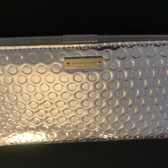 Kate Spade Silver Zip Slim Wallet - Picture 2 of 4